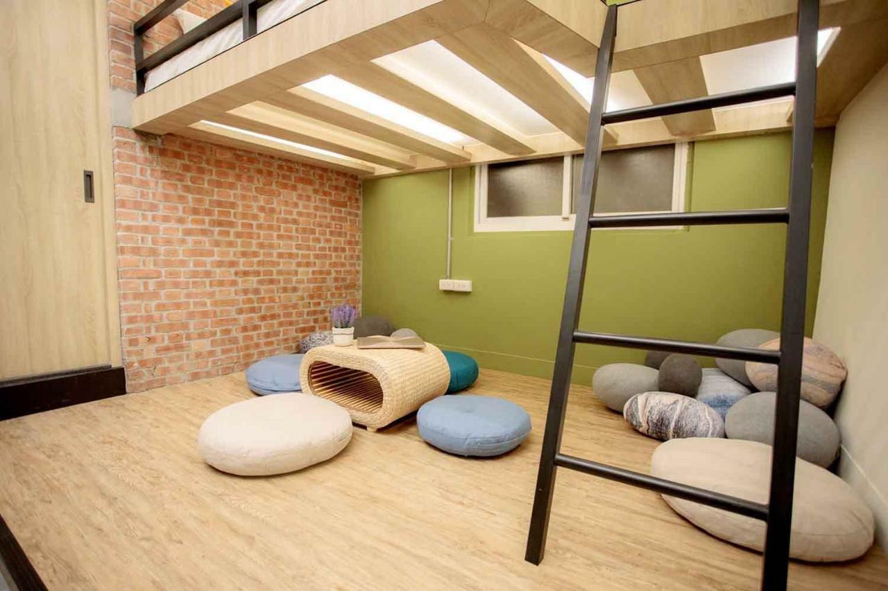 Bird Series B&B&Hostel複合式民宿#本國旅客須先匯款 Tainan Exterior foto
