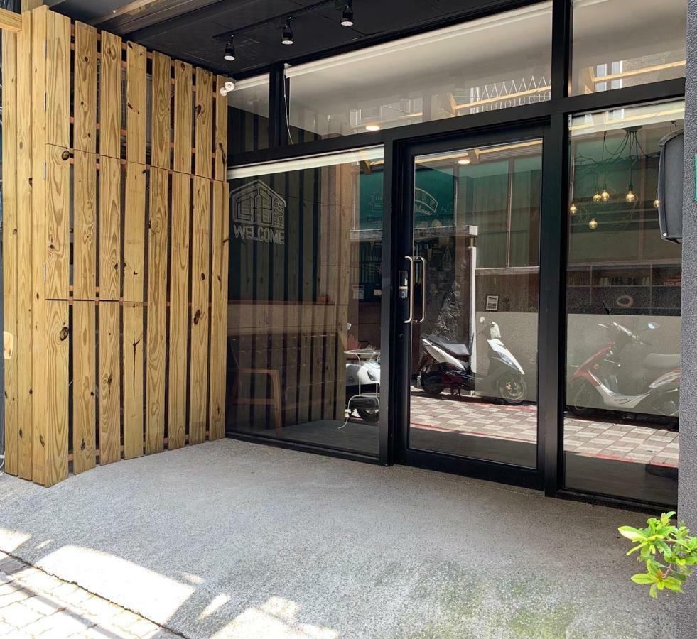 Bird Series B&B&Hostel複合式民宿#本國旅客須先匯款 Tainan Exterior foto